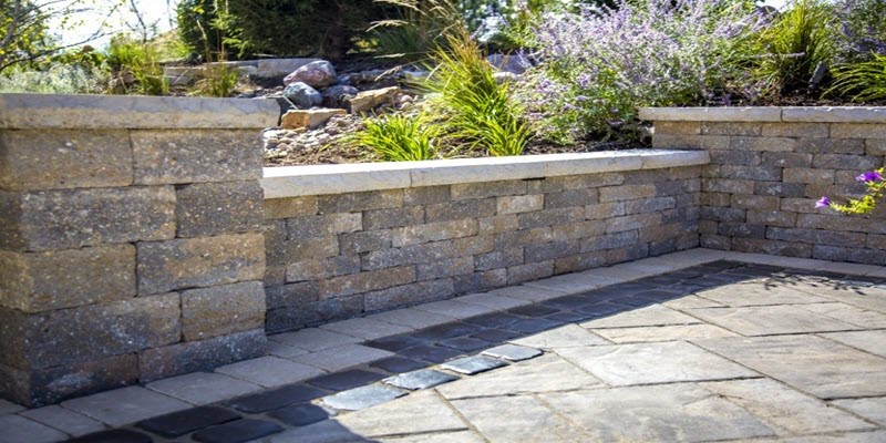 Retaining garden wall