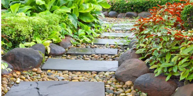 5 Striking Landscaping Boulders to Make Your Yard Stand Out
